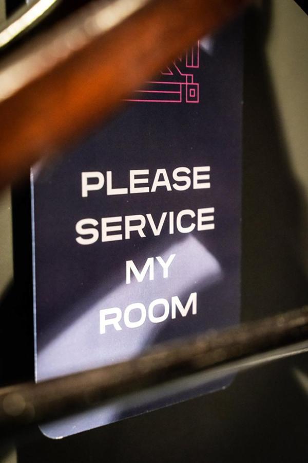 Kotel Windermere Extérieur photo A room service sign